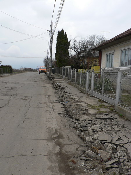 2 M Sadoveanu inlocuit borduri  2.jpg